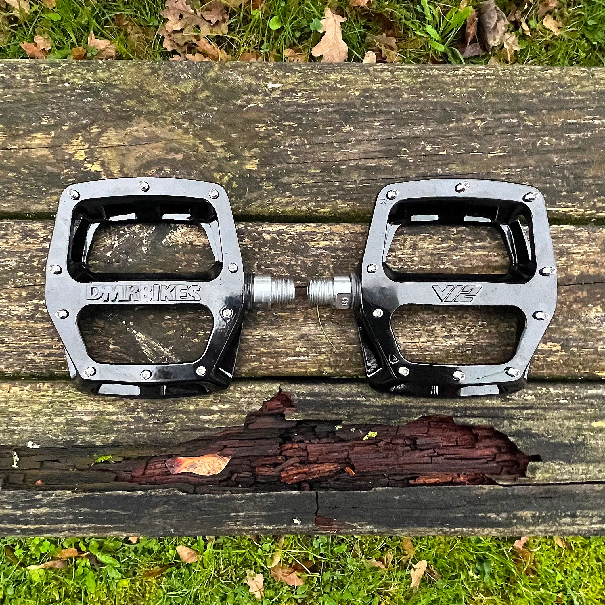 DMR V12 Magnesium Pedal - Image 4