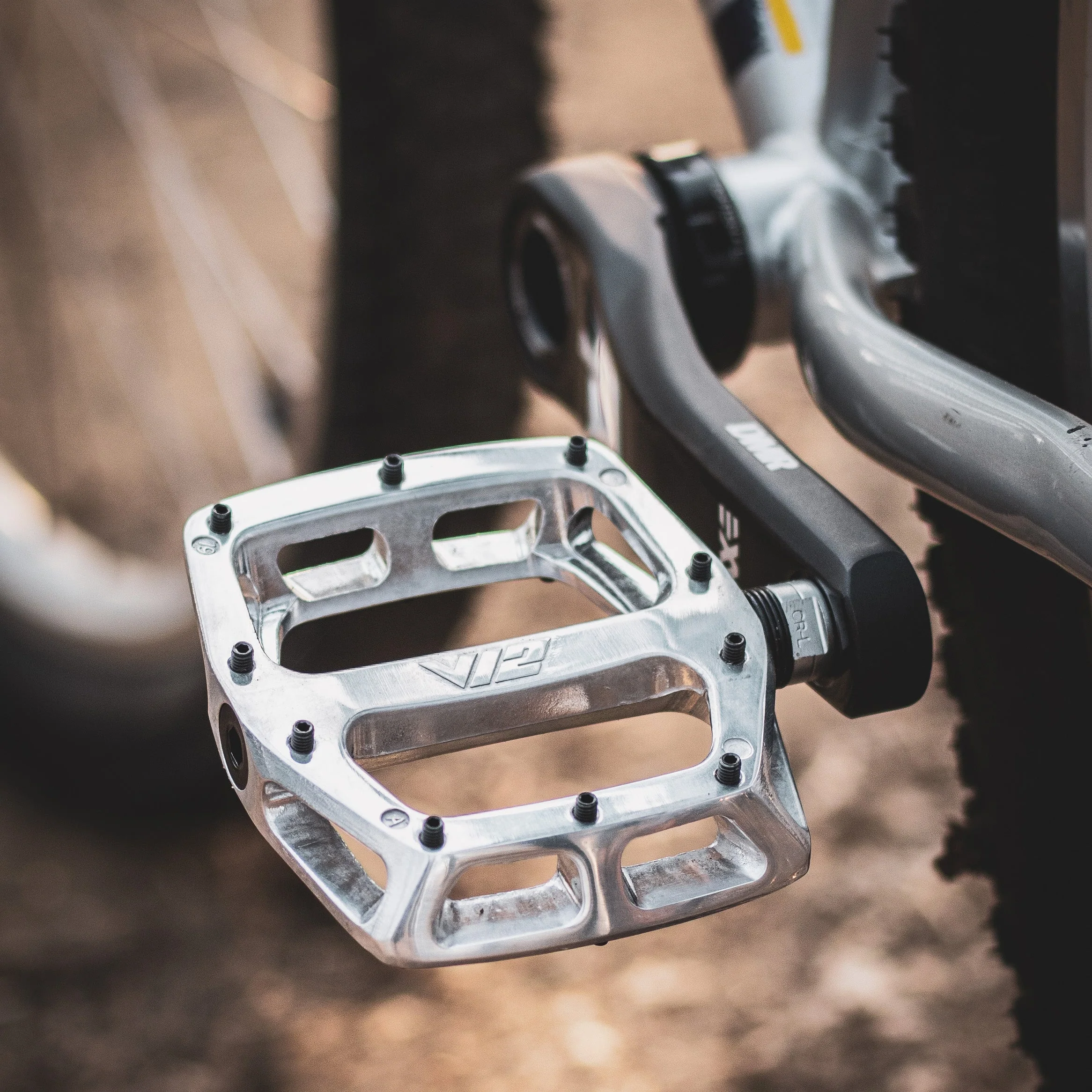 DMR V12 Pedal - Image 25